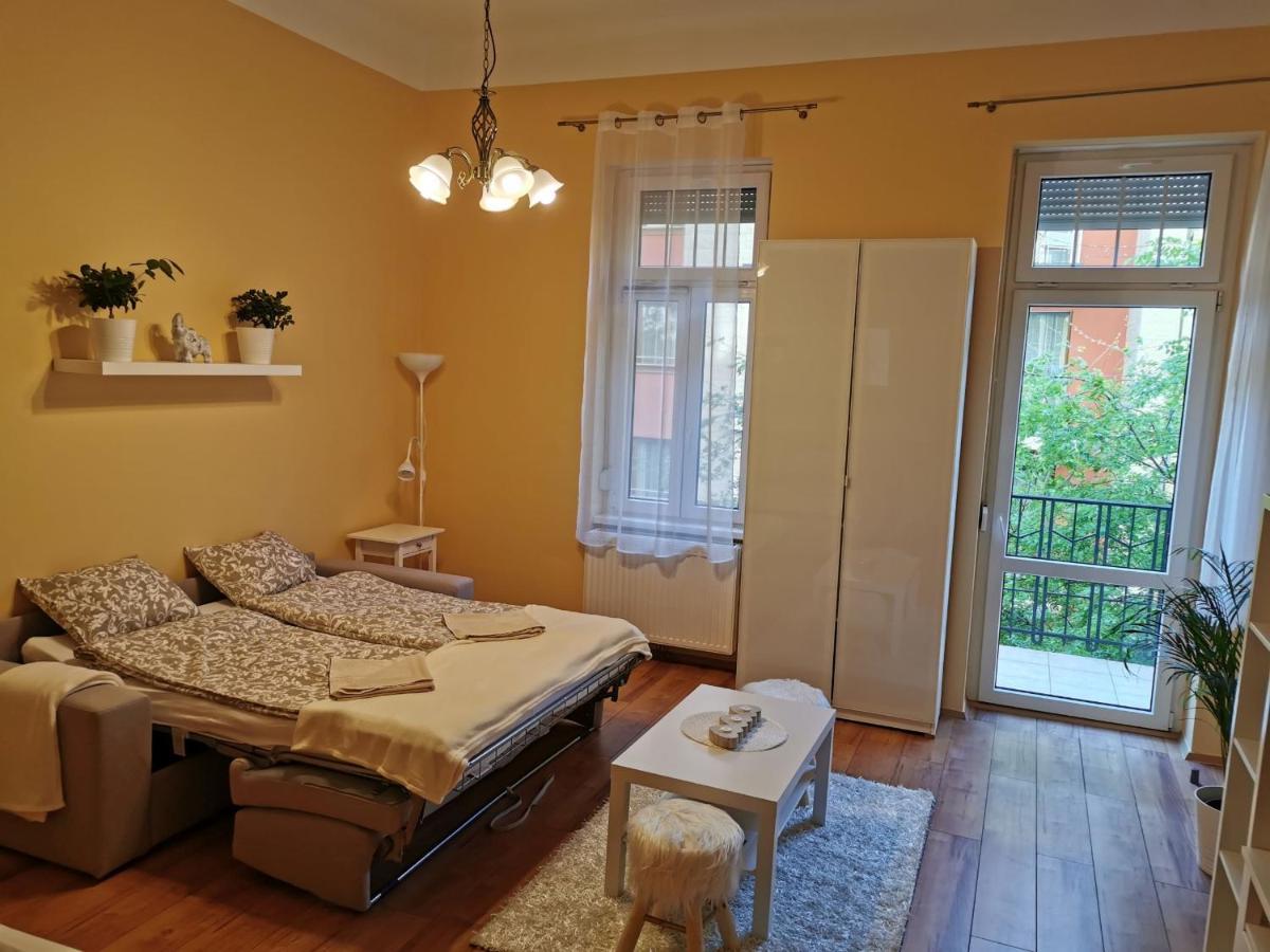 Corvin City Center Kisfaludy Apartman Apartment Budapest Bagian luar foto